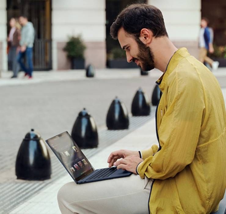 Business Laptops for Frequent Travelers – Balancing Performance, Portability, and Security